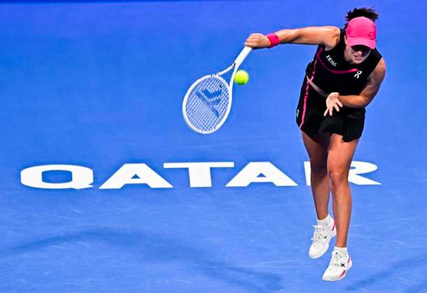Qatar TotalEnergies Open - Day 4 Iga Swiatek of Poland is in action during her third-round match against Ekaterina Alexandria at the WTA, Tennis Damen 1000-Qatar TotalEnergies Open tennis tournament at the Khalifa International Tennis Complex in Doha, Qatar, on February 14, 2024. DOHA Qatar  Copyright: xNoushadxThekkayilx originalFilename:varittyakkal-qatartot240214_npN9g.jpg