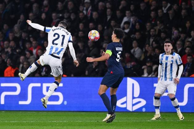 Andre Silva ( 21 - Real Sociedad ) and Marquinhos ( 5 - PSG ) during the UEFA Champions League match between PSG and Real Sociedad at Parc Des Princes on February 14, 2024 in Paris, France. ( Photo by federico pestellini panoramic ) - FOOTBALL : Paris Saint Germain vs Real Sociedad - Ligue des Champions - 14 02 2024 FedericoPestellini Panoramic 