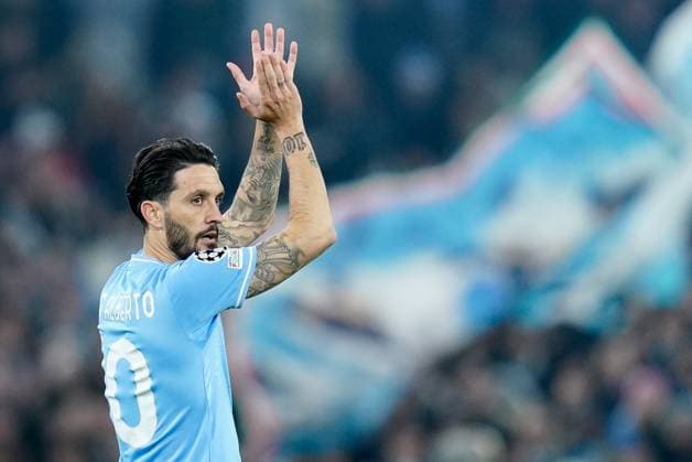 Lazio v FC Bayern Munich - UEFA Champions League Luis Alberto of SS Lazio gestures during the UEFA Champions League Round of 16 match between SS Lazio v FC Bayern Munich at Stadio Olimpico Roma on February 14, 2024 in Rome, Italy. Rome Stadio Olimpico Rome Italy Copyright: xGiuseppexMaffiax UCL_Lazio-BayernMunich_GM_140224_LIA8150