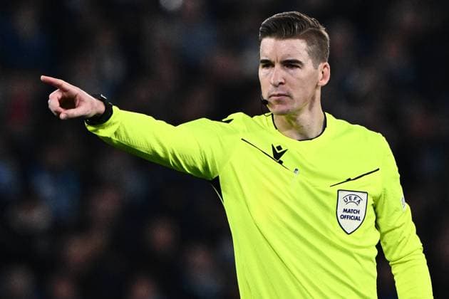Referee Francois Letexier during the Uefa Champions League match between SS Lazio and FC Bayern Munchen at Stadio Olimpico Rome Italy on 14 February 2024. Photo Nicola Ianuale Rome Stadio Olimpico Rome Italy Copyright: xNicolaxIanualex SP24-848-018