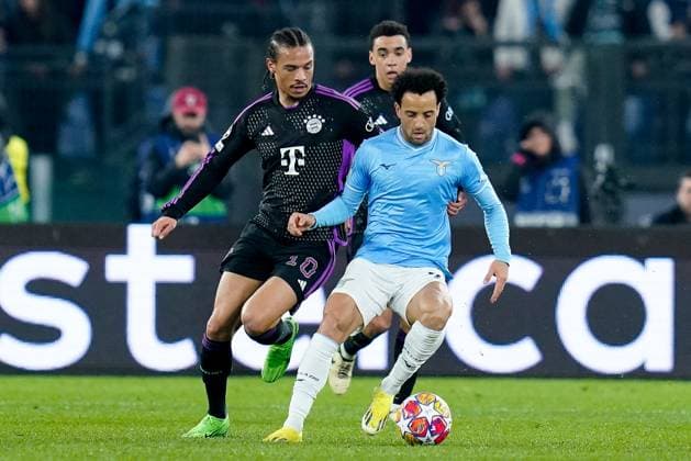 Lazio v FC Bayern Munich - UEFA Champions League Leroy Sane of FC Bayern Munich and Felipe Anderson of SS Lazio compete for the ball during the UEFA Champions League Round of 16 match between SS Lazio v FC Bayern Munich at Stadio Olimpico Roma on February 14, 2024 in Rome, Italy. Rome Stadio Olimpico Rome Italy Copyright: xGiuseppexMaffiax UCL_Lazio-BayernMunich_GM_140224_LIA9031