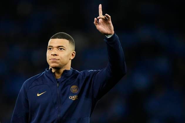 Paris Saint-Germain v Real Sociedad: Round of 16 First Leg - UEFA Champions League 2023 24 Kylian Mbappe Centre-Forward of PSG and France prior the UEFA Champions League 2023 24 round of 16 first leg match between Paris Saint-Germain and Real Sociedad at Parc des Princes on February 14, 2024 in Paris, France. Paris France  Copyright: xJosexBretonx originalFilename:breton-parissai240214_npAJ5.jpg