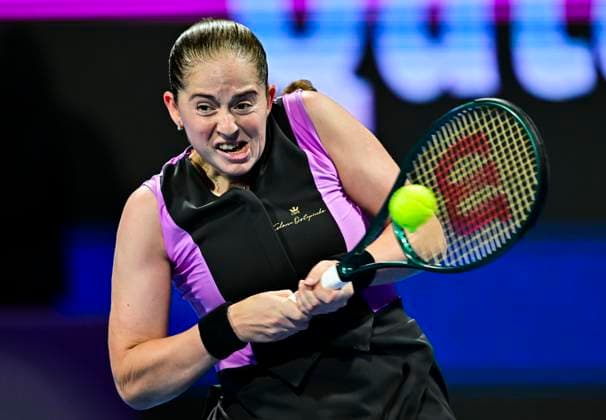 Qatar TotalEnergies Open - Day 4 Jelena Ostapenko from Latvia is playing in her first-round match against Victoria Azarenka at the WTA, Tennis Damen 1000-Qatar TotalEnergies Open tennis tournament at the Khalifa International Tennis Complex in Doha, Qatar, on February 14, 2024. DOHA Qatar  Copyright: xNoushadxThekkayilx originalFilename:varittyakkal-qatartot240214_npMDh.jpg