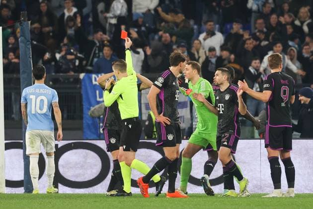Red card for Dayot Upamecano Bayern Muenchen 2 , SS Lazio Roma vs Bayern Muenchen, Champions League, round of 16, first leg, season 2023 24, 14 02 2024, SS Lazio Roma vs Bayern Muenchen, Champions League, round of 16, first leg, season 2023 24, 14 02 2024, Rome Copyright: xEibner-Pressefoto JoergxNiebergax EP_EER