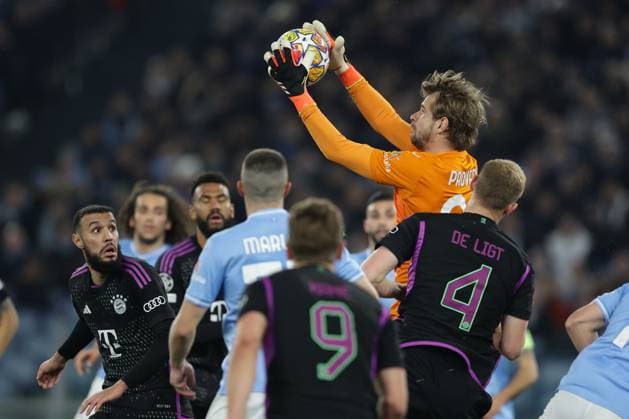 UEFA Champions League SS Lazio vs Bayern Munich Lazio™s Italian goalkeeper Ivan Provedel controls the ball during the UEFA Champions League Round of 16, first-leg football match between SS Lazio vs Bayern Munich in Rome, on February 14, 2024. ABPH0781 Copyright: xAntonioxBalascox