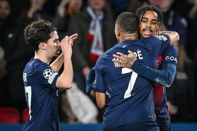 February 14, 2024, Paris, France, France: Bradley BARCOLA of PSG celebrate his goal with Kylian MBAPPE of PSG and Vitor MACHADO FERREIRA (Vitinha) of PSG during the UEFA Champions League match between Paris Saint-Germain and Real Sociedad at Parc des Princes Stadium on February 14, 2024 in Paris, France. Paris France - ZUMAm308 20240214_zsp_m308_009 Copyright: xMatthieuxMirvillex