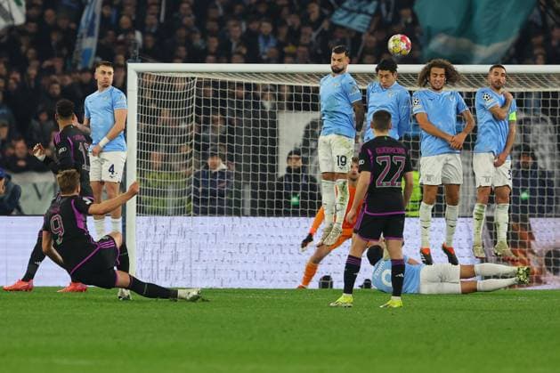 UEFA CHAMPIONS LEAGUE 2023-2024 - Round 16 - SS Lazio vs Bayern Munchen, Olympic Stadium in Rome Rome, Italy 14.2.2024: the barrier rejects the shot during the Uefa Champions League 2023-2024, round of 16 football match SS Lazio vs FC Bayern Mucnhen at Olympic Stadium in Rome. Rome Olympic italy italy Copyright: xmarcoxiacobucci