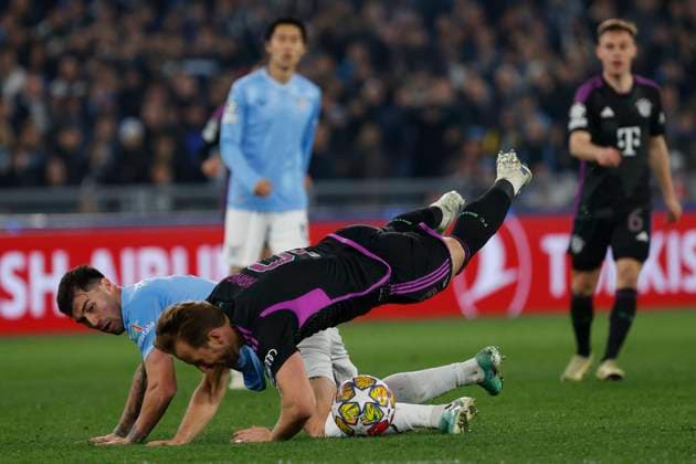 February 14, 2024, Rome, Lazio, Italy: Alessio Romagnoli of Lazio Harry Kane of Bayern during the UEFA Champions League round of 16 first leg match between SS Lazio and FC Bayern at Stadio Olimpico on February 14, 2024 in Rome, Italy. Rome Italy - ZUMAl131 20240214_zsp_l131_030 Copyright: xCiroxDexLucax