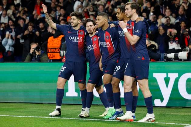Paris Saint-Germain v Real Sociedad: Round of 16 First Leg - UEFA Champions League 2023 24 Sebastien Muylaert MAXPPP - Paris 14 02 2024 Team of PSG reacts after scoring during the UEFA Champions League 2023 24 round of 16 first leg match between Paris Saint-Germain and Real Sociedad at Parc des Princes in Paris, France. 14.02.2024 Paris France  Copyright: xMAXPPPxSébastienxMuylaertx LTG202402155228 LTG202402155228
