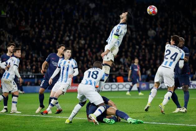 Paris Saint-Germain v Real Sociedad: Round of 16 First Leg - UEFA Champions League 2023 24 Sebastien Muylaert MAXPPP - Paris 14 02 2024 Mikel Merino of Real Sociedad during the UEFA Champions League 2023 24 round of 16 first leg match between Paris Saint-Germain and Real Sociedad at Parc des Princes in Paris, France. 14.02.2024 Paris France  Copyright: xMAXPPPxSébastienxMuylaertx LTG202402155235 LTG202402155235