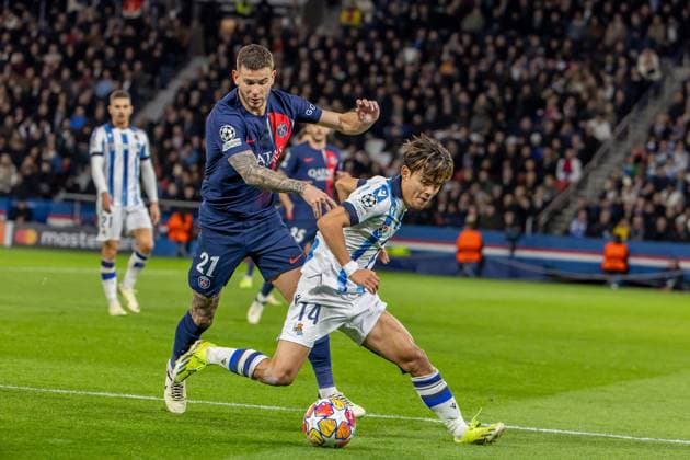 14-02-2024 PSG - Real Sociedad Denis TRASFI MAXPPP - (C) Denis TRASFI MAXPPP - à Boulogne-Billancourt au Parc des Princes le 14-02-2024 - UEFA Ligue des champions, Ligue des Champions, Champion s league, Huitième de finale : Paris Saint Germain - Real Sociedad - Takefusa Kubo à la lutte avec Lucas Hernández, Takefusa Kubo in the fight with Lucas Hernández  Copyright: xMAXPPPxDenisxTRASFIx DTR202402145105 DTR202402145105