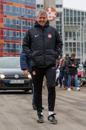 Friedhelm Funkel Coach 1 FC Kaiserslautern , Training, 1 FC Kaiserslautern , Football, 2 Bundesliga, Season 2023 2024, 14 02 2024 Friedhelm Funkel Coach 1 FC Kaiserslautern , Training, 1 FC Kaiserslautern , Football, 2 Bundesliga, Season 2023 2024, 14 02 2024 Kaiserslautern Copyright: xEibner-Pressefoto AlexanderxNeisx EP_ANS