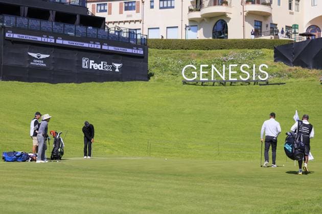 February 14, 2024, Pacific Palisades, California, USA: Tiger Woods putts at the 18th hole during the 2024 Genesis Invitational Pro-Am on Wednesday February 14, 2024 at the Riviera Country Club in Pacific Palisades, California. JAVIER ROJAS PI Pacific Palisades USA - ZUMAp124 20240214_zaa_p124_053 Copyright: xJavierxRojasx