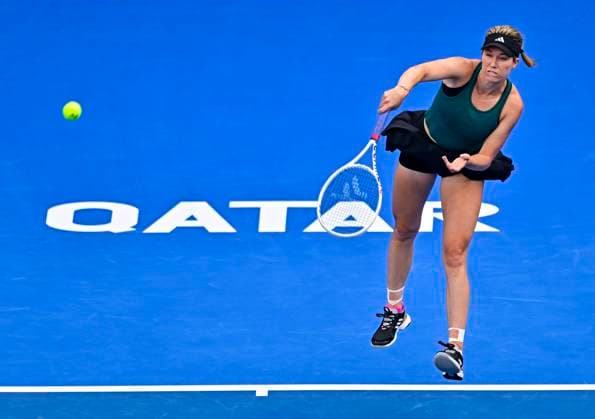 Qatar TotalEnergies Open - Day 5 Danielle Collins is in action during her quarter-final match against Anastasia Pavlyuchenkova at the WTA, Tennis Damen 1000-Qatar TotalEnergies Open tennis tournament at the Khalifa International Tennis Complex in Doha, Qatar, on February 15, 2024. DOHA Qatar  Copyright: xNoushadxThekkayilx originalFilename:varittyakkal-qatartot240215_np8Xq.jpg