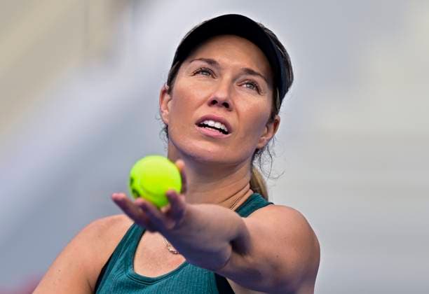 Qatar TotalEnergies Open - Day 5 Danielle Collins is in action during her quarter-final match against Anastasia Pavlyuchenkova at the WTA, Tennis Damen 1000-Qatar TotalEnergies Open tennis tournament at the Khalifa International Tennis Complex in Doha, Qatar, on February 15, 2024. DOHA Qatar  Copyright: xNoushadxThekkayilx originalFilename:varittyakkal-qatartot240215_np9ud.jpg