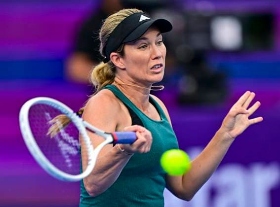 Qatar TotalEnergies Open - Day 5 Danielle Collins is in action during her quarter-final match against Anastasia Pavlyuchenkova at the WTA, Tennis Damen 1000-Qatar TotalEnergies Open tennis tournament at the Khalifa International Tennis Complex in Doha, Qatar, on February 15, 2024. DOHA Qatar  Copyright: xNoushadxThekkayilx originalFilename:varittyakkal-qatartot240215_nphap.jpg