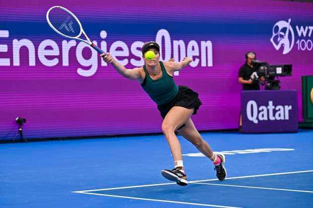 Qatar TotalEnergies Open - Day 5 Danielle Collins is in action during her quarter-final match against Anastasia Pavlyuchenkova at the WTA, Tennis Damen 1000-Qatar TotalEnergies Open tennis tournament at the Khalifa International Tennis Complex in Doha, Qatar, on February 15, 2024. DOHA Qatar  Copyright: xNoushadxThekkayilx originalFilename:varittyakkal-qatartot240215_npxAc.jpg