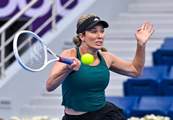 Qatar TotalEnergies Open - Day 5 Danielle Collins of the US is reacting during her first-round match against Anastasia Pavlyuchenkova at the WTA, Tennis Damen 1000-Qatar TotalEnergies Open tennis tournament at the Khalifa International Tennis Complex in Doha, Qatar, on February 15, 2024. DOHA Qatar  Copyright: xNoushadxThekkayilx originalFilename:varittyakkal-qatartot240215_npxJ8.jpg
