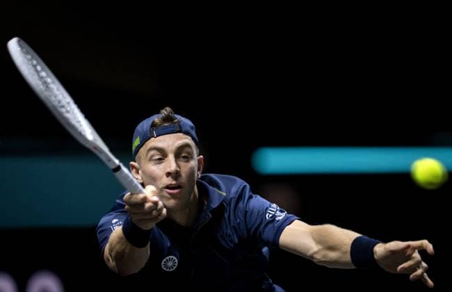 ROTTERDAM - Tallon Greekpoor in action against Hubert Hurkacz (POL) on the fourth day of the ABN AMRO Open tennis tournament in Ahoy. ANP SANDER KONING ABN AMRO Open 2024 xVIxANPxSportx xxANPxIVx 491175653 originalFilename: 491175653.jpg
