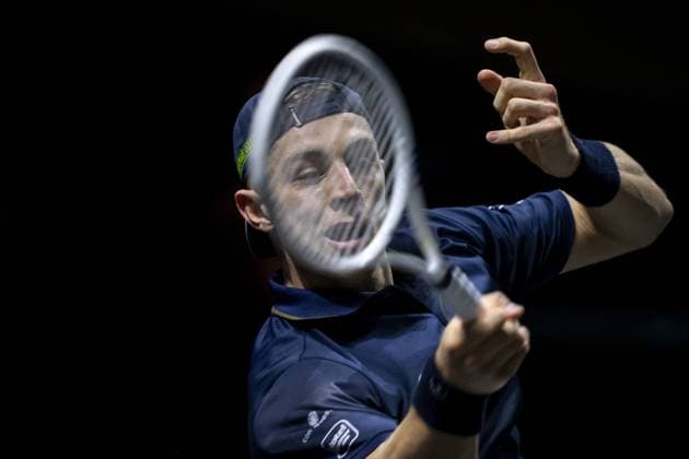 ROTTERDAM - Tallon Greekpoor in action against Hubert Hurkacz (POL) on the fourth day of the ABN AMRO Open tennis tournament in Ahoy. ANP SANDER KONING ABN AMRO Open 2024 xVIxANPxSportx xxANPxIVx 491178726 originalFilename: 491178726.jpg