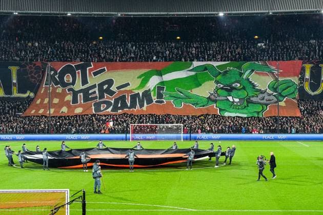 Sport Bilder des Tages UEFA Europa League: Feyenoord v AS Roma Rotterdam - A banner during the 1st leg of the UEFA Europa League Knockout Round Play-offs between Feyenoord v AS Roma at Stadion Feijenoord De Kuip on 15 February 2024 in Rotterdam, The Netherlands. Copyright: xYannickxVerhoevenx