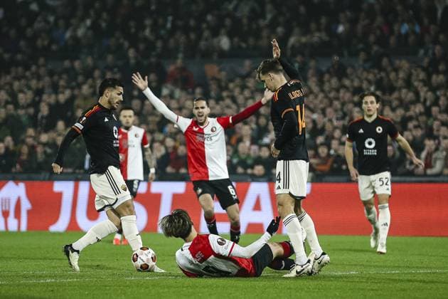 ROTTERDAM, 15-2-2024, Stadium de Kuip, 2023 2024, UEFA Europa League, intermediate round, Feyenoord - AS Roma, Feyenoord player Ayase Ueda. Feyenoord - Roma  x24269392x Copyright: