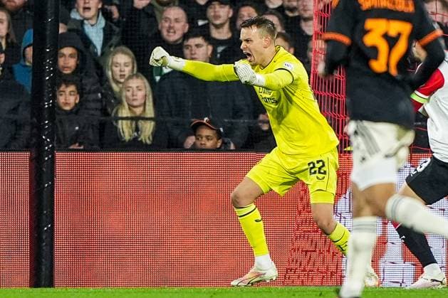 UEFA Europa League: Feyenoord v AS Roma Rotterdam - Feyenoord keeper Timon Wellenreuther during the 1st leg of the UEFA Europa League Knockout Round Play-offs between Feyenoord v AS Roma at Stadion Feijenoord De Kuip on 15 February 2024 in Rotterdam, The Netherlands. Copyright: xTomxBodex