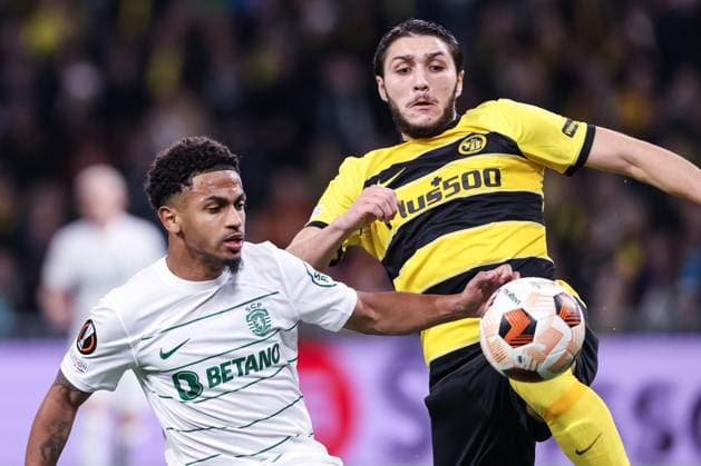 BERN, SWITZERLAND FEBRUARY 15 Jaouen Hadjam of BSC Young Boys R against Marcus Edwards of Sporting CP L during the UEFA Europa League 2023 24 round of 16 first leg match between BSC Young Boys and Sporting CP at Stadion Wankdorf on February 15, 2024 in Bern, Switzerland Copyright: xJustPictures.ch LuigixRizzox jp-en-EuSpIm-AN0I8805-20240111