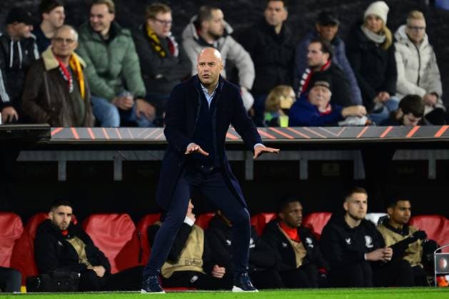 ROTTERDAM - Feyenoord coach Arne Slot reacts during the UEFA Europa League play-off match between Feyenoord and AS Roma at Feyenoord Stadium de Kuip on February 15, 2024 in Rotterdam, the Netherlands. ANP OLAF KRAAK UEFA Europa League - Play-offs First leg 2022 2023 xVIxANPxSportx xxANPxIVx 491193245 originalFilename: 491193245.jpg