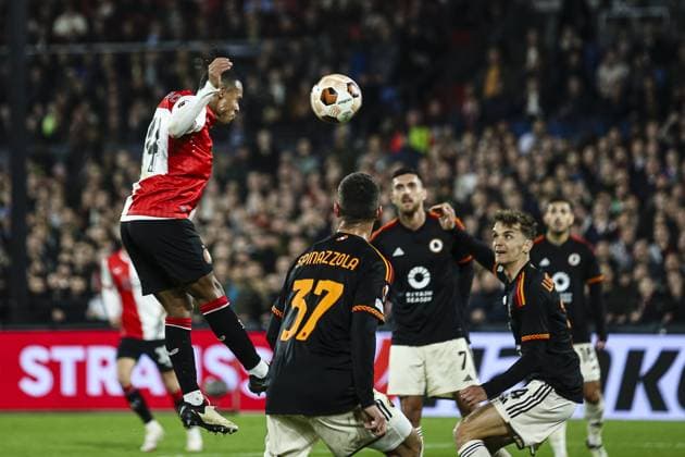 ROTTERDAM, 15-2-2024, Stadium de Kuip, 2023 2024, UEFA Europa League, intermediate round, Feyenoord - AS Roma, Feyenoord player Igor Paixao scores the 1-0. Feyenoord - Roma  x24269871x Copyright: