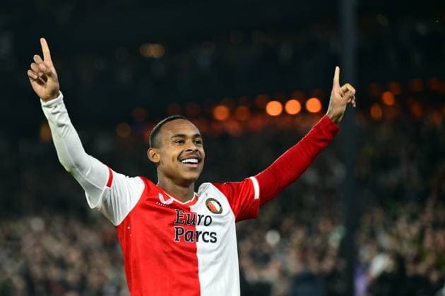 ROTTERDAM - Igor Paixao of Feyenoord celebrates the 1-0 during the UEFA Europa League play-off match between Feyenoord and AS Roma at Feyenoord Stadium de Kuip on February 15, 2024 in Rotterdam, Netherlands. ANP OLAF KRAAK UEFA Europa League - Play-offs First leg 2022 2023 xVIxANPxSportx xxANPxIVx 491193503 originalFilename: 491193503.jpg
