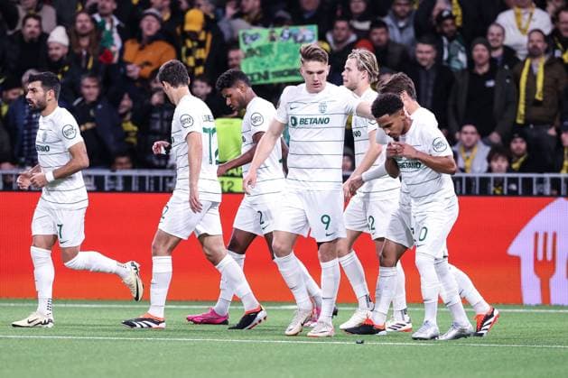 BERN, SWITZERLAND FEBRUARY 15 Viktor Gyokeres of Sporting CP C celebrates his goal during the UEFA Europa League 2023 24 round of 16 first leg match between BSC Young Boys and Sporting CP at Stadion Wankdorf on February 15, 2024 in Bern, Switzerland Copyright: xJustPictures.ch LuigixRizzox jp-en-EuSpIm-AN0I8832-20240111