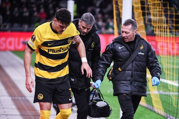 BERN, SWITZERLAND FEBRUARY 15 Filip Ugrinic of Young Boys L is injured during the UEFA Europa League 2023 24 round of 16 first leg match between BSC Young Boys and Sporting CP at Stadion Wankdorf on February 15, 2024 in Bern, Switzerland Copyright: xJustPictures.ch ManuelxWinterbergerx jp-en-EuSpIm-MWI_2030-20240215