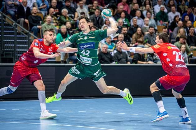 Handball Bundesliga HSG Wetzlar HBW Balingen Weilstetten, 15 02 24 Nemanja Zelenovic 42 HSG Wetzlar , Filip Vistorop 4 HBW Balingen Weilstetten , Jona Schoch 22 HBW Balingen Weilstetten Handball Bundesliga HSG Wetzlar HBW Balingen Weilstetten Wetzlar, 15 02 24 Copyright: xBEAUTIFULxSPORTS Roeczeyx