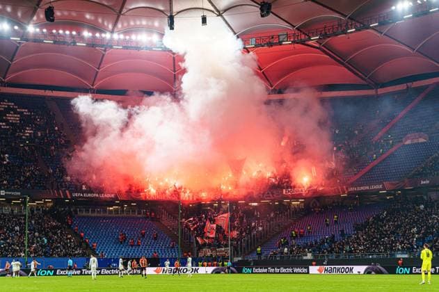 Pyrotechnics Begalo Fans Ultras Olympique de Marseille GER, Shakhtar Donetsk vs Olympique de Marseille, Football, Europa League, Play offs, Season 2023 2024, 15 02 2024 GER, Shakhtar Donetsk vs Olympique de Marseille, Football, Europa League, Play offs, Season 2023 2024, 15 02 2024 Hamburg Copyright: xEibner-Pressefoto MarcelxvonxFehrnx EP_MFN