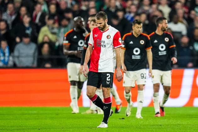 UEFA Europa League: Feyenoord v AS Roma Rotterdam - Bart Nieuwkoop of Feyenoord reacts to the 1-1 during the 1st leg of the UEFA Europa League Knockout Round Play-offs between Feyenoord v AS Roma at Stadion Feijenoord De Kuip on 15 February 2024 in Rotterdam, The Netherlands. Copyright: xYannickxVerhoevenx