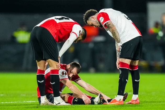 UEFA Europa League: Feyenoord v AS Roma Rotterdam - Bart Nieuwkoop of Feyenoord during the 1st leg of the UEFA Europa League Knockout Round Play-offs between Feyenoord v AS Roma at Stadion Feijenoord De Kuip on 15 February 2024 in Rotterdam, The Netherlands. Copyright: xYannickxVerhoevenx