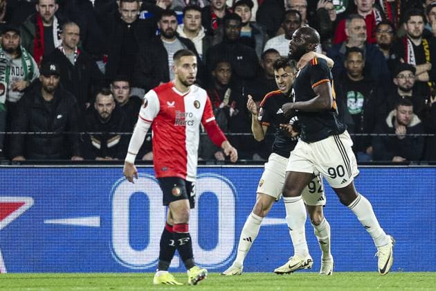 ROTTERDAM, 15-2-2024, Stadium de Kuip, 2023 2024, UEFA Europa League, intermediate round, Feyenoord - AS Roma, Roma player Romelu Lukaku celebrating the goal. 1-1. Feyenoord - Roma  x24270313x Copyright: