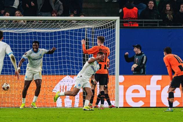 Goal celebration Olympique de Marseille after scoring 1 2 Iliman Ndiaye Olympique de Marseille, 29 GER, Shakhtar Donetsk vs Olympique de Marseille, Football, Europa League, Play offs, Season 2023 2024, 15 02 2024 GER, Shakhtar Donetsk vs Olympique de Marseille, Football, Europa League, Play offs, Season 2023 2024, 15 02 2024 Hamburg Copyright: xEibner-Pressefoto MarcelxvonxFehrnx EP_MFN