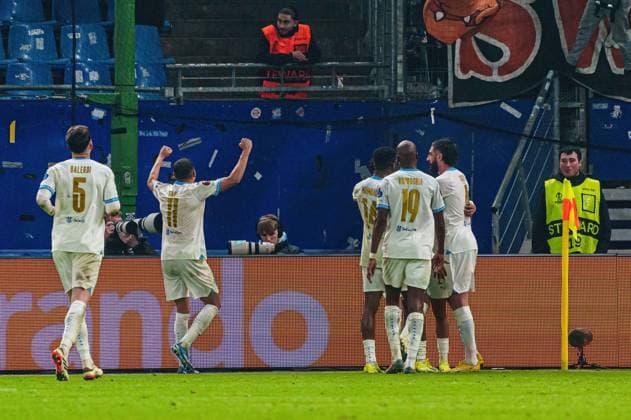 Goal celebration Olympique de Marseille after scoring 1 2 Iliman Ndiaye Olympique de Marseille, 29 GER, Shakhtar Donetsk vs Olympique de Marseille, Football, Europa League, Play offs, Season 2023 2024, 15 02 2024 GER, Shakhtar Donetsk vs Olympique de Marseille, Football, Europa League, Play offs, Season 2023 2024, 15 02 2024 Hamburg Copyright: xEibner-Pressefoto MarcelxvonxFehrnx EP_MFN