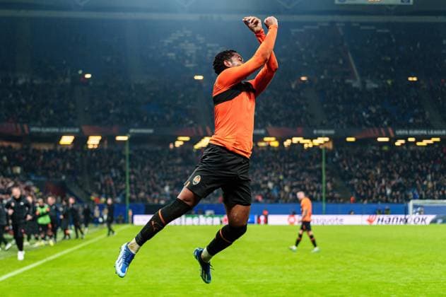 Goal celebration Eguinaldo Shakhtar Donetsk, 07 after goal to 2 2 GER, Shakhtar Donetsk vs Olympique de Marseille, Football, Europa League, Play offs, Season 2023 2024, 15 02 2024 GER, Shakhtar Donetsk vs Olympique de Marseille, Football, Europa League, Play offs, Season 2023 2024, 15 02 2024 Hamburg Copyright: xEibner-Pressefoto MarcelxvonxFehrnx EP_MFN
