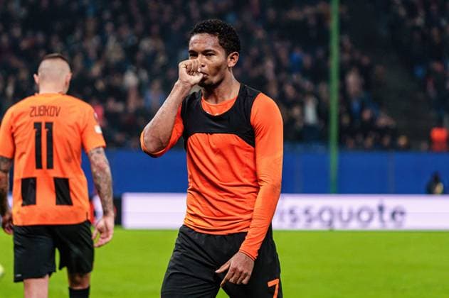 Goal celebration Eguinaldo Shakhtar Donetsk, 07 after goal to 2 2 GER, Shakhtar Donetsk vs Olympique de Marseille, Football, Europa League, Play offs, Season 2023 2024, 15 02 2024 GER, Shakhtar Donetsk vs Olympique de Marseille, Football, Europa League, Play offs, Season 2023 2024, 15 02 2024 Hamburg Copyright: xEibner-Pressefoto MarcelxvonxFehrnx EP_MFN