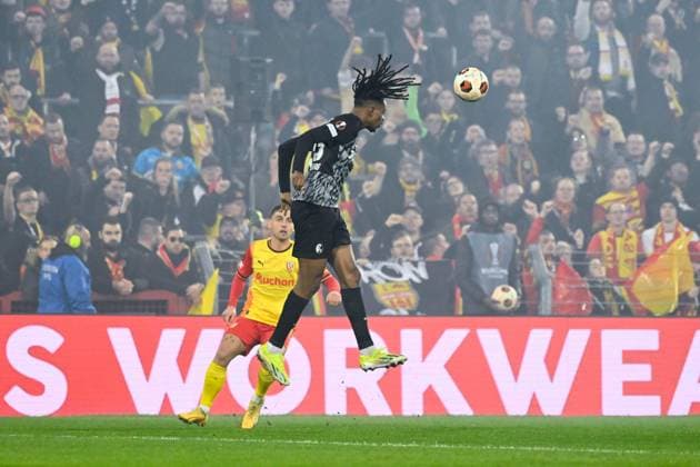 Jordy Makengo ( 33 - Fribourg ) during the UEFA Europa League match between Racing Club Lens and SC Freiburg at Stade Felix Bollaert on February 15, 2024 in Lens, France. ( Photo by federico pestellini panoramic ) - FOOTBALL : Lens vs Fribourg - Europa League - 15 02 2024 FedericoPestellini Panoramic 