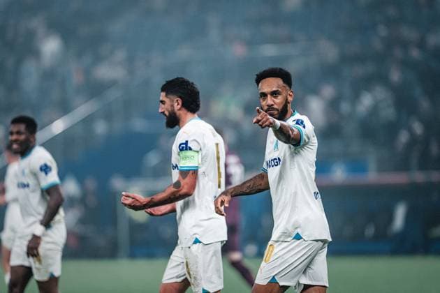 Soccer Men Season 2023 2024 Play Offs Europa League FC Shakhtar Donetsk UKR vs Olympique Marseille FRA 15 02 2024 Pierre Emerick Aubameyang 10, Olympique Marseille cheers after his goal and points with his finger Hamburg Volksparkstadion Hamburg Germany