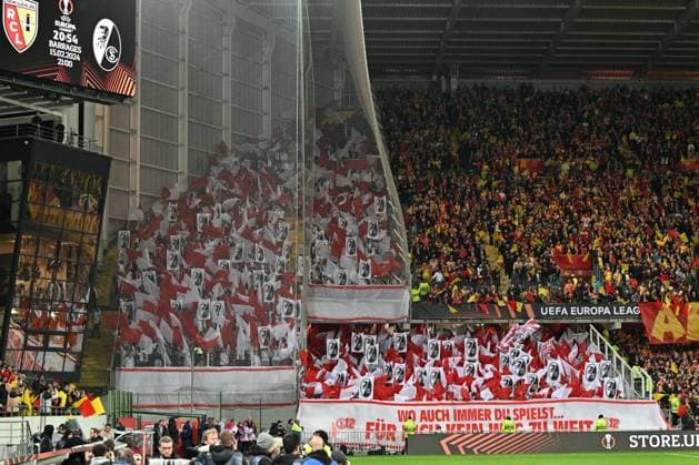 240215 RC Lens vs SC Freiburg fans and supporters of Freiburg pictured during the Uefa Europa League play-off -first leg game in the 2023-2024 season between Racing Club de Lens and SC Freiburg on February 15 , 2024 in Lens, France. (Photo by David Catry Isosport) LENS FRANCE  Copyright: xx 438640