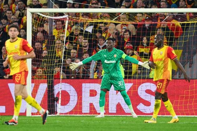 Brice Samba ( 30 - Lens ) during the UEFA Europa League match between Racing Club Lens and SC Freiburg at Stade Felix Bollaert on February 15, 2024 in Lens, France. ( Photo by federico pestellini panoramic ) - FOOTBALL : Lens vs Fribourg - Europa League - 15 02 2024 FedericoPestellini Panoramic 