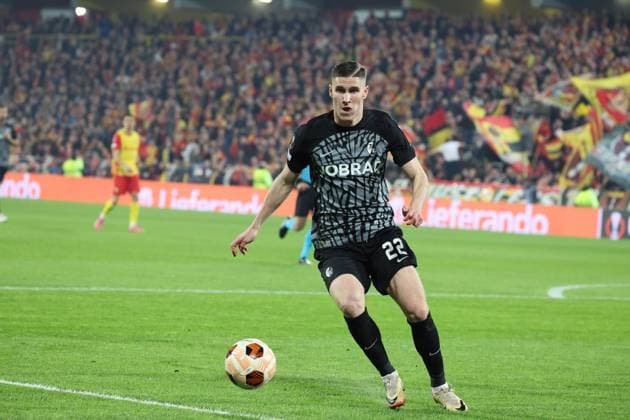 Roland SALLAI (SC Freiburg) lors du match de l UEFA Europa League entre le RC Lens et SC Fribourg, stade Bollaert-Delelis, le 15 fÃ vrier 2024 FOOTBALL : RC LENS vs SC FREIBURG - UEFA EUROPA LEAGUE - 15 02 2024 LaurentSanson Panoramic 