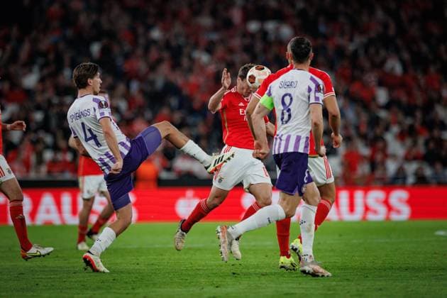 Stijn Spierings, Joao Neves during UEFA Europa League 23 24 game between SL Benfica and Toulouse FC at Estadio Da Luz, Lisbon, Portugal. (Maciej Rogowski) Lisbon Estadio Da Luz Portugal Copyright: xMaciejxRogowskix slbtoulpouse-11