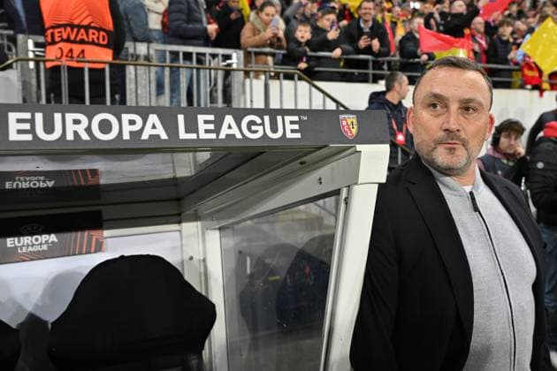 240215 RC Lens vs SC Freiburg Head Coach Franck Haise of RC Lens pictured during the Uefa Europa League play-off -first leg game in the 2023-2024 season between Racing Club de Lens and SC Freiburg on February 15 , 2024 in Lens, France. (Photo by David Catry Isosport) LENS FRANCE  Copyright: xx 438682