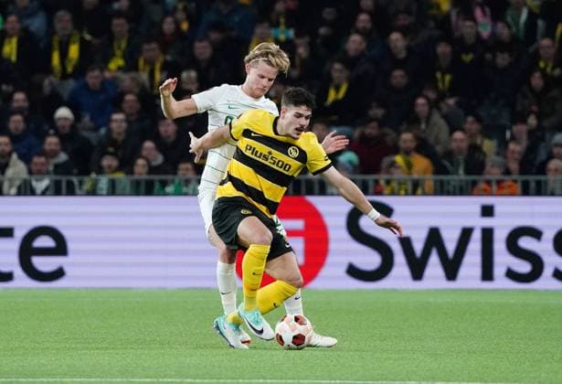 Anton Geisser 15 02 2024 Stadion Wankdorf Football Men Season 2023 2024 Europa League BSC Young Boys Sporting Clube de Portugal Picture Filip Ugrinic YB vs Morten Hjulmand Sporting Lisbon L Action duel